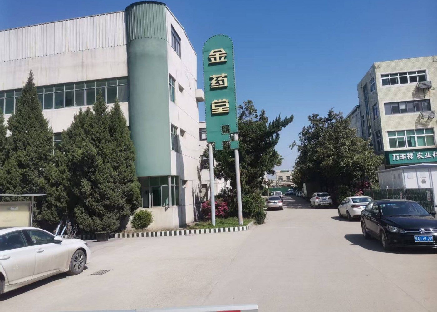 东西湖大道七雄路200-4000平厂房仓库出租